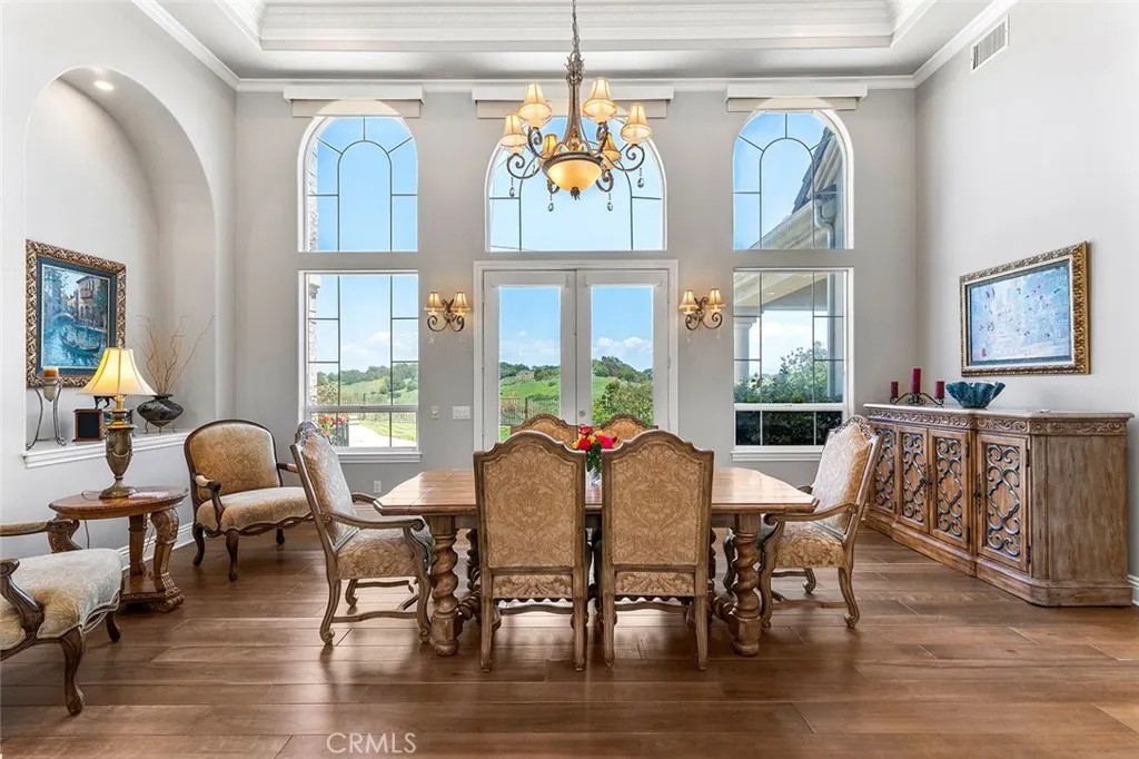 41653 Oak Trail Court, Murrieta, California 92562 home-pic-9